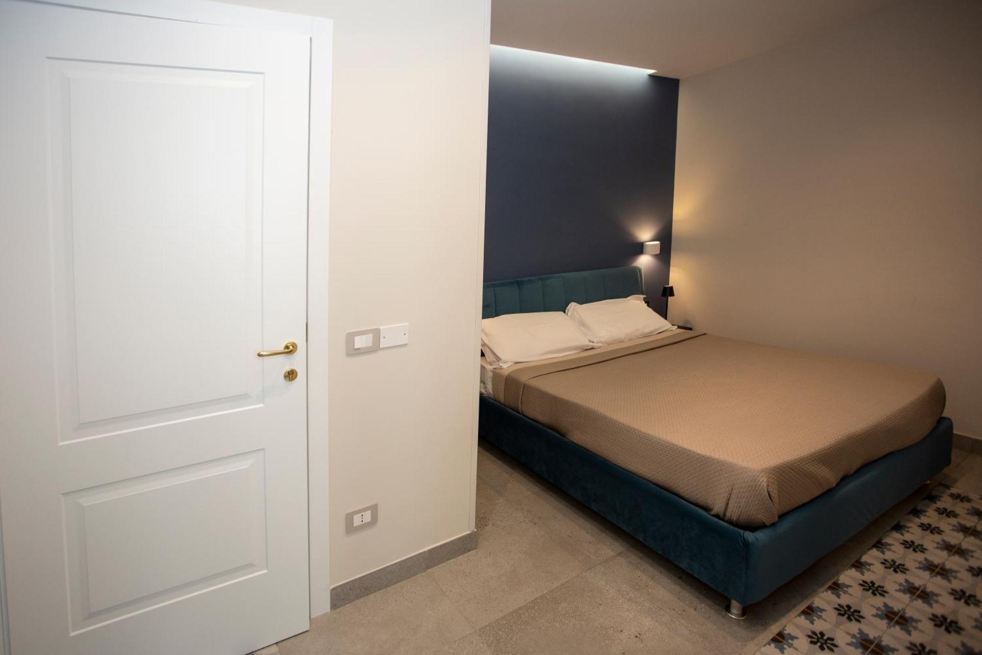 Xenia Neapolis Hotel ภายนอก รูปภาพ